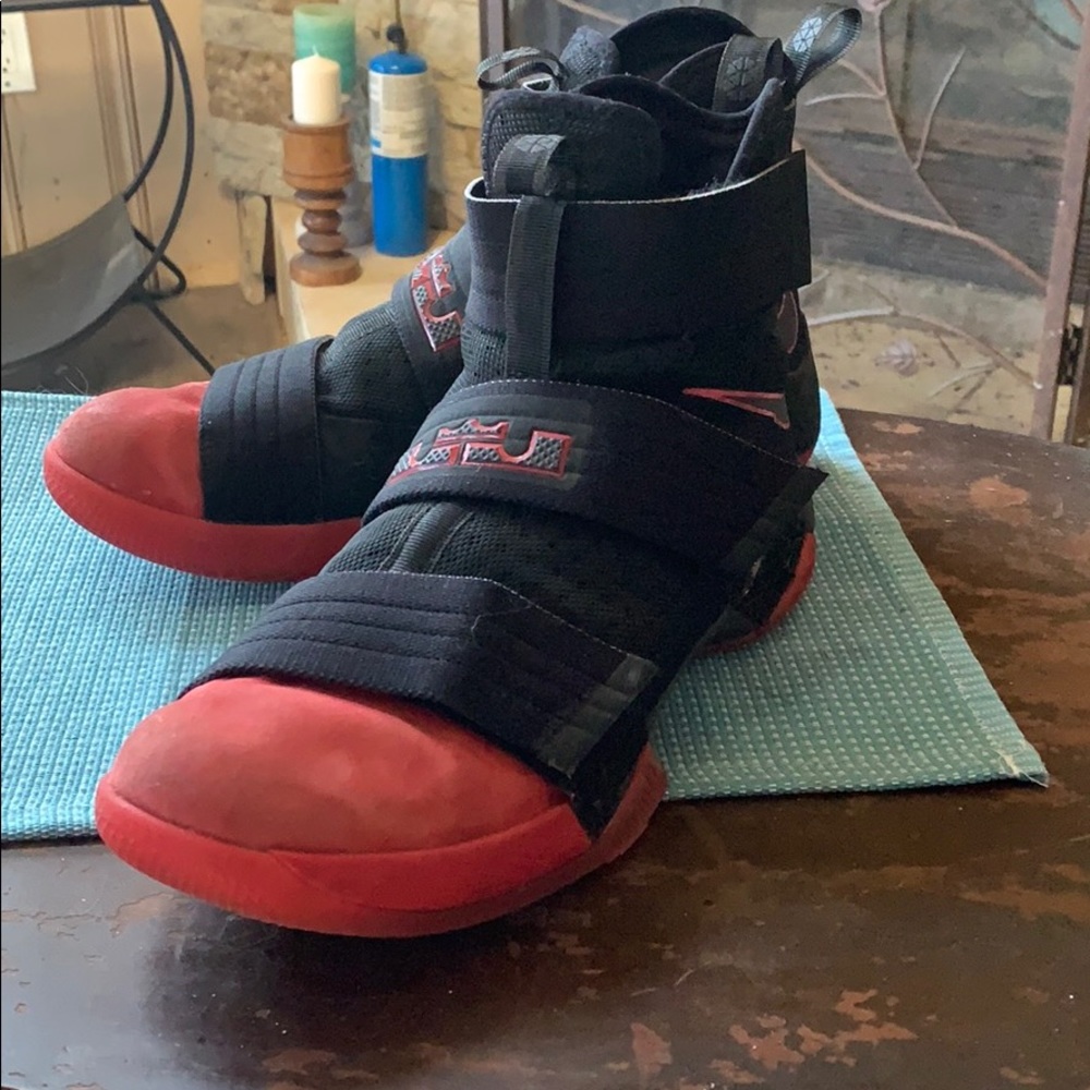 Lebron Soldier 10